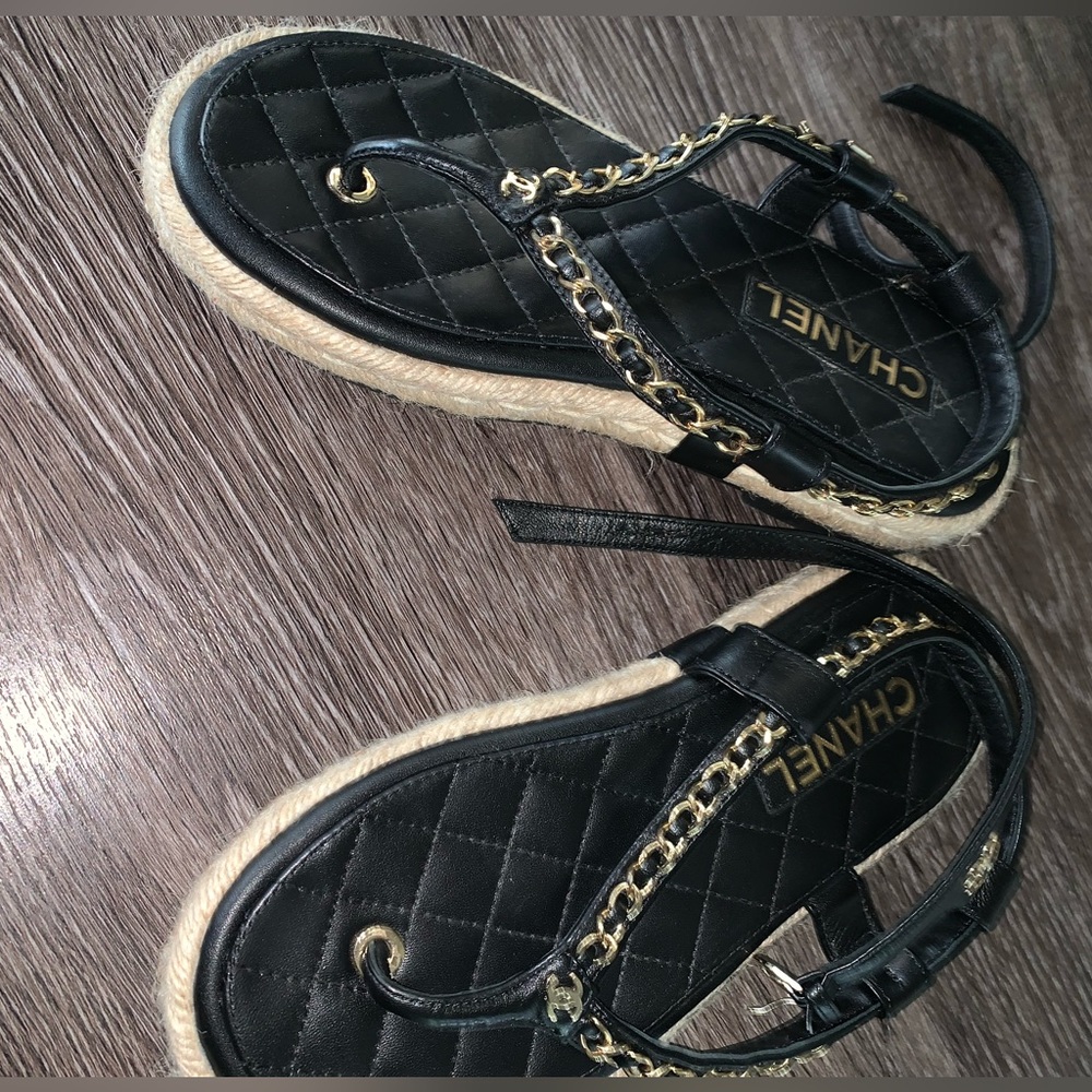 Authentic CHANEL sandals - Picture 5 of 6